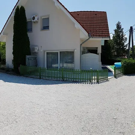 Erzsebet *