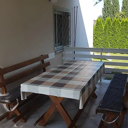 Erzsebet